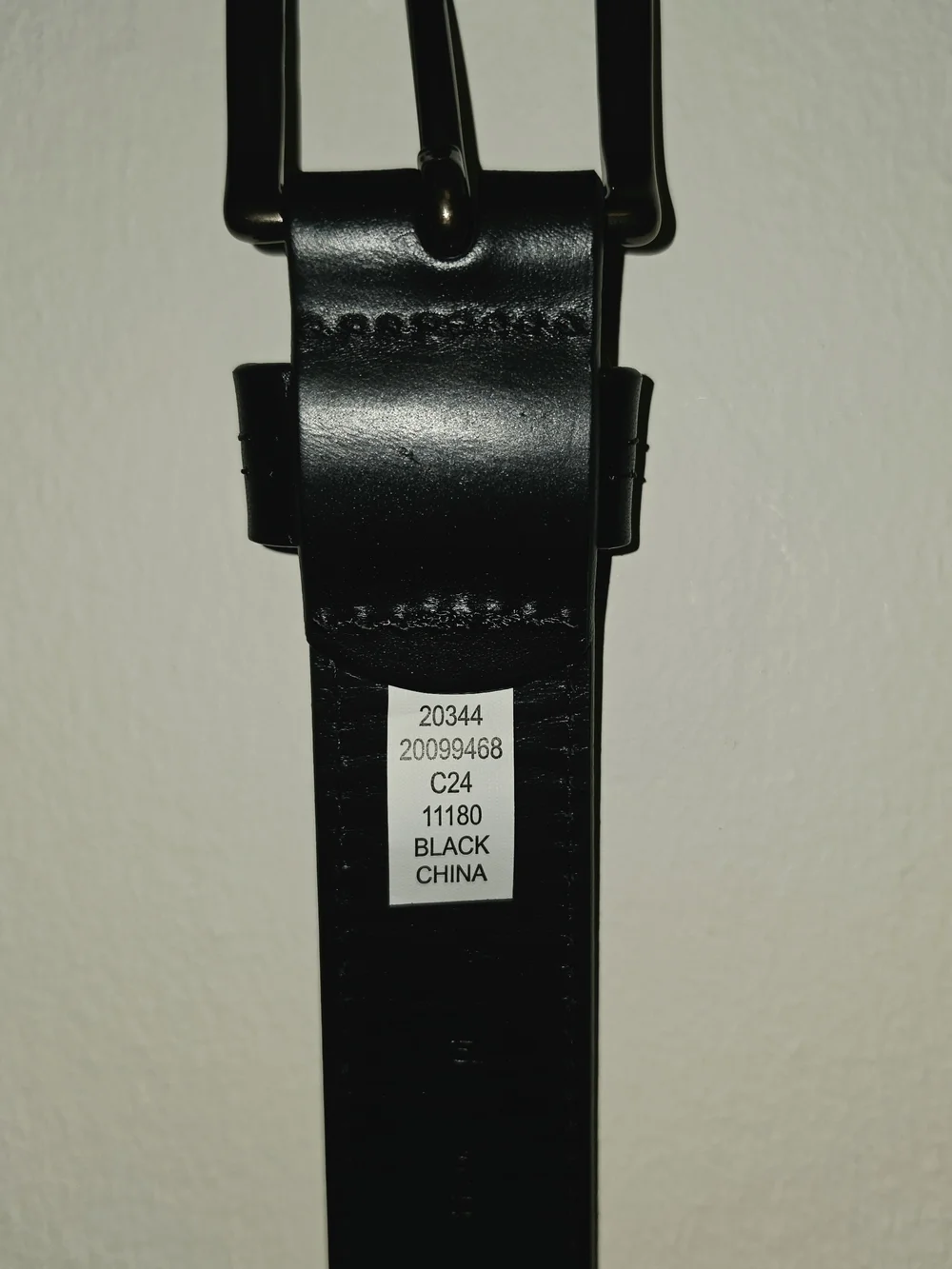 Black Leather Men's Belt, Duluth Tradig Co.  Never been worn!